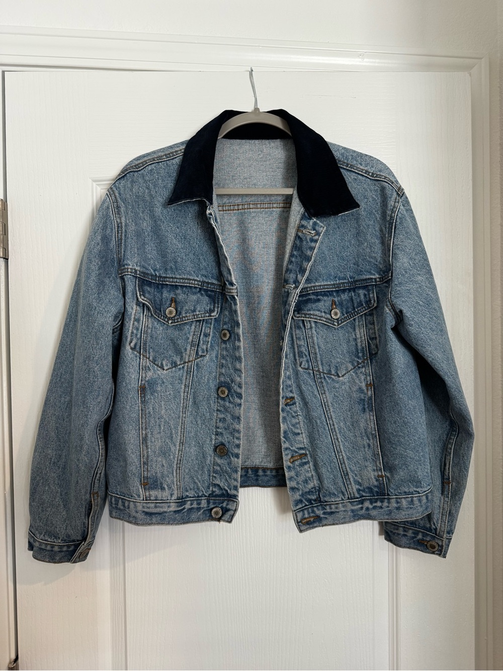 Women’s Light Blue Denim Jacket with Navy. Blue Corduroy Collar